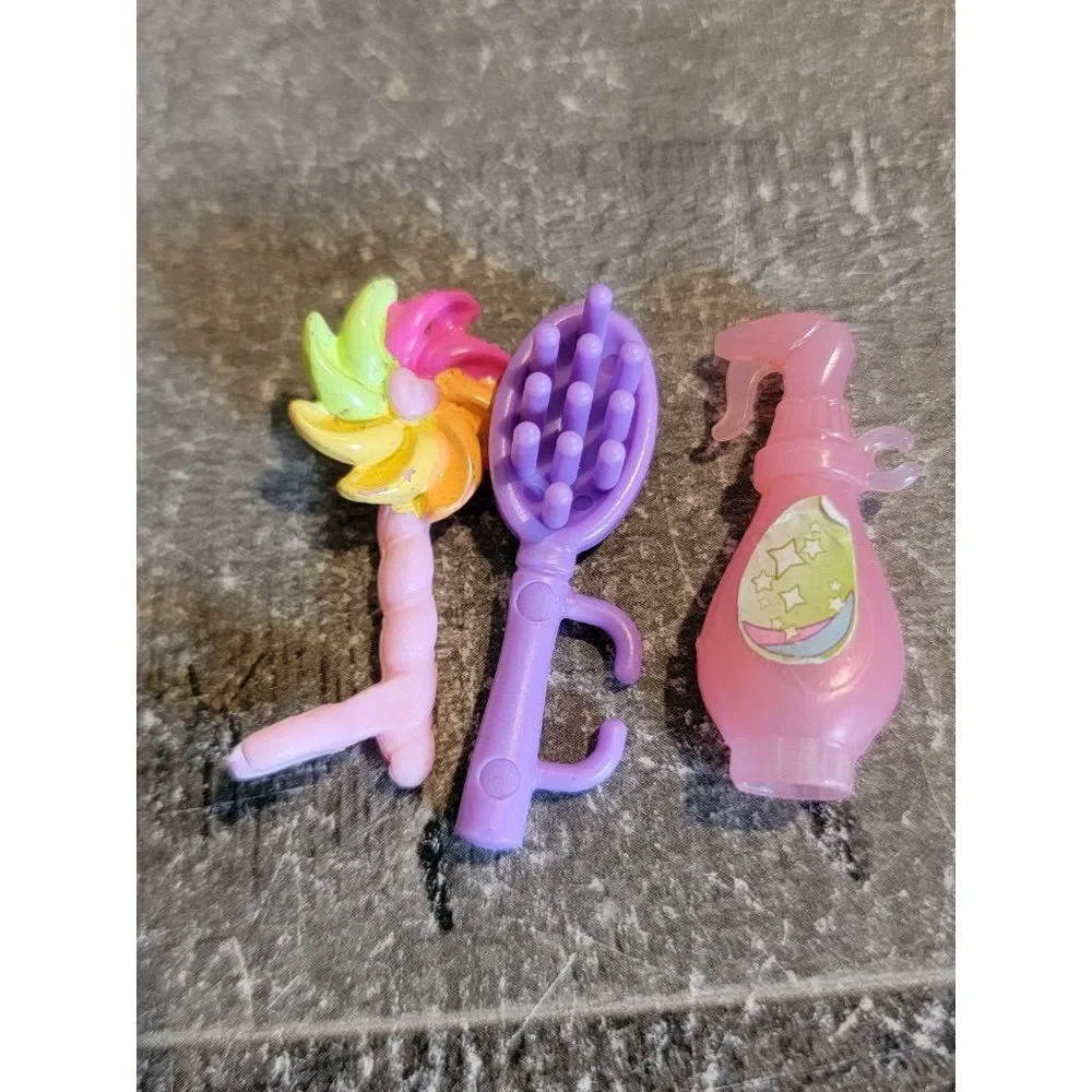 Brush pinwheel pink spray hair doll accessory clip on set‎ toy figure
